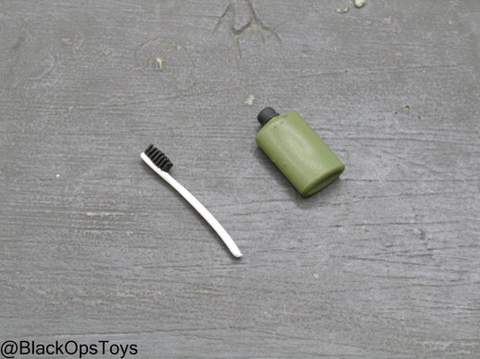 Vietnam Era Weapon Cleaner w/Toothbrush