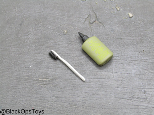 Vietnam Era Weapon Cleaner w/Toothbrush
