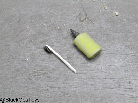 Vietnam Era Weapon Cleaner w/Toothbrush
