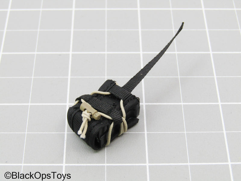 Load image into Gallery viewer, The Darkzone Agent - Black MOLLE 5.56 Double Stack Magazine Holster
