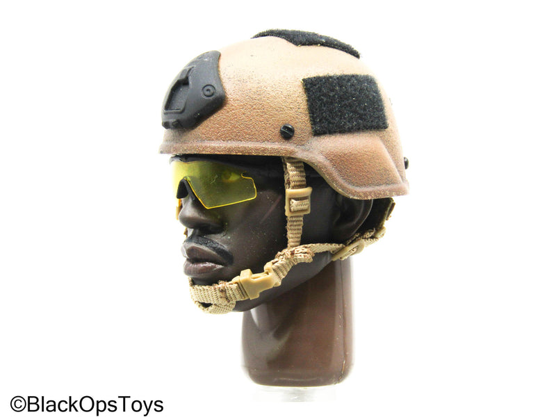 Load image into Gallery viewer, Male Headsculpt w/Tan Sniper Helmet &amp; Shooter Glasses (Hot Toys)
