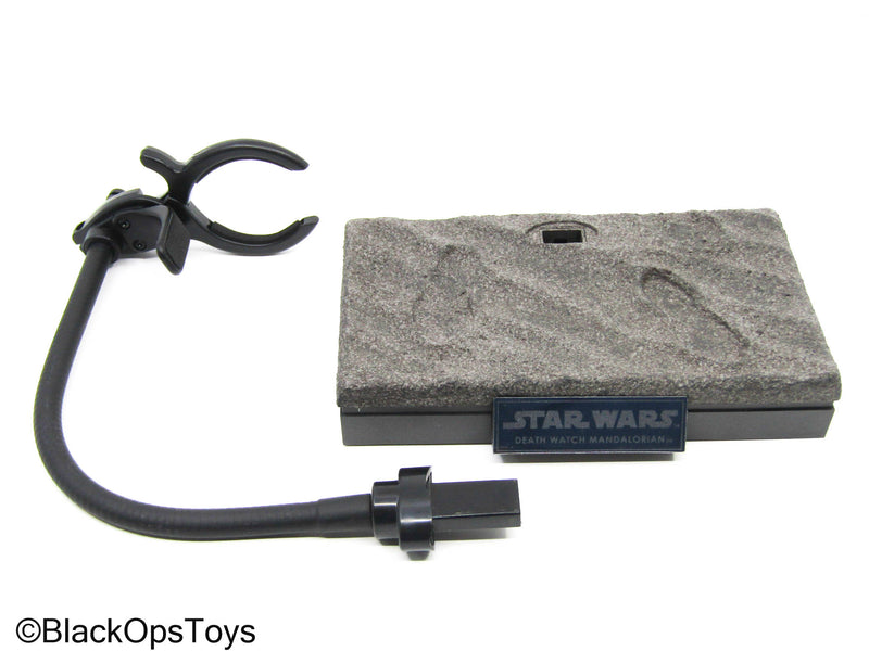 Load image into Gallery viewer, Star Wars - Death March Mandalorian - Base Stand
