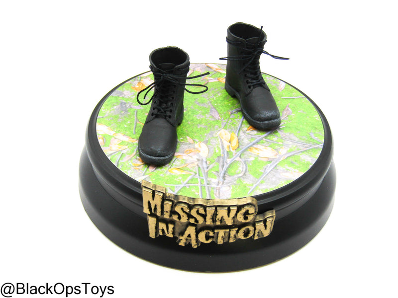 Load image into Gallery viewer, Missing In Action - Magnetic Combat Boots (Peg Type) w/Magnetic Stand
