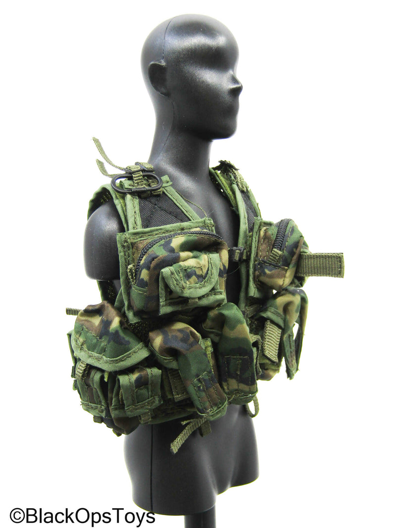 Load image into Gallery viewer, Woodland Camo Tactical Vest
