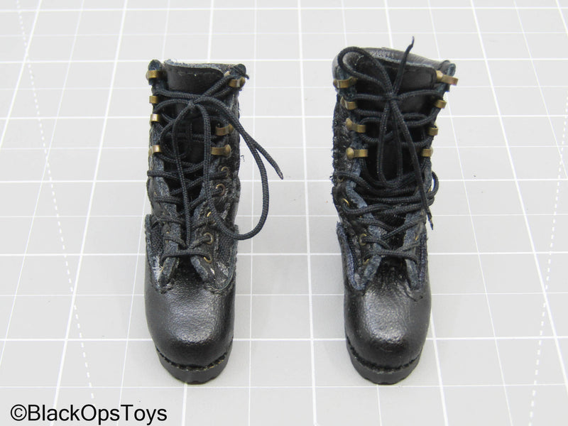 Load image into Gallery viewer, Black Combat Boots (Foot Type)
