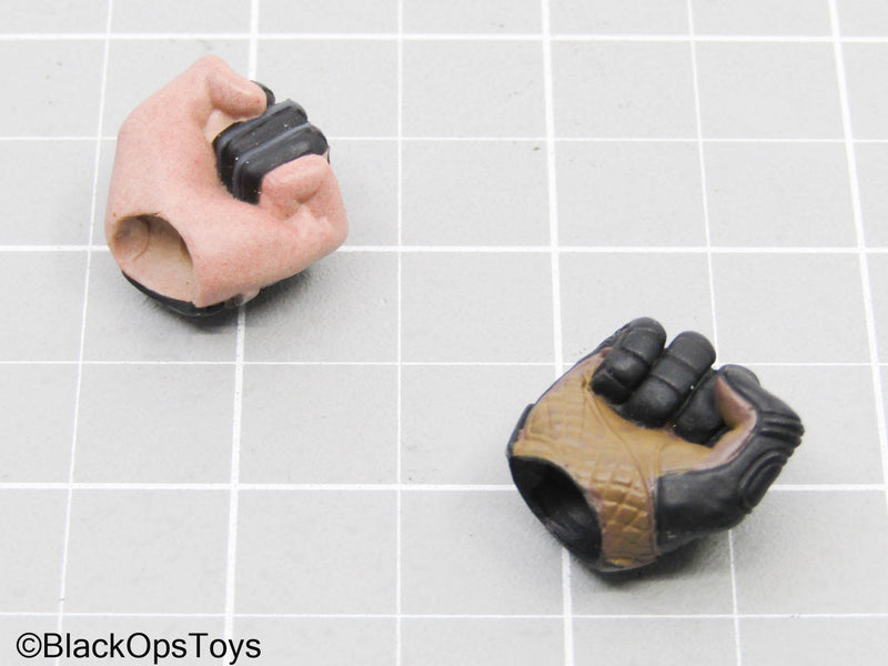 Load image into Gallery viewer, Avengers - Hawkeye - Black Gloved Hands
