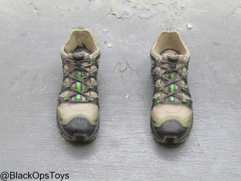 Load image into Gallery viewer, Black &amp; Tan Hiking Shoes (Peg Type)

