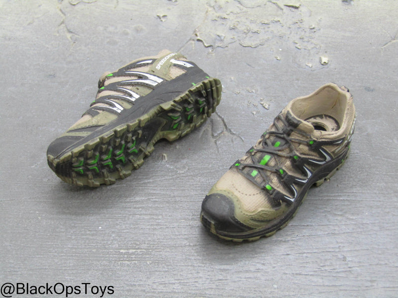 Load image into Gallery viewer, Black &amp; Tan Hiking Shoes (Peg Type)
