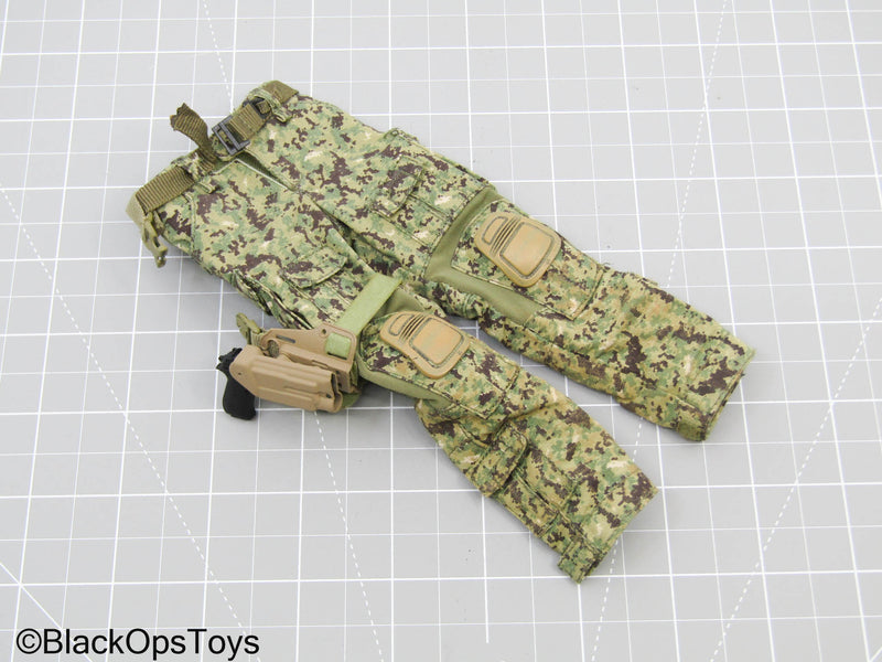 Load image into Gallery viewer, Bam 1/6 AOR2 Camo Pants w/Black Pistol &amp; Drop Leg Holster
