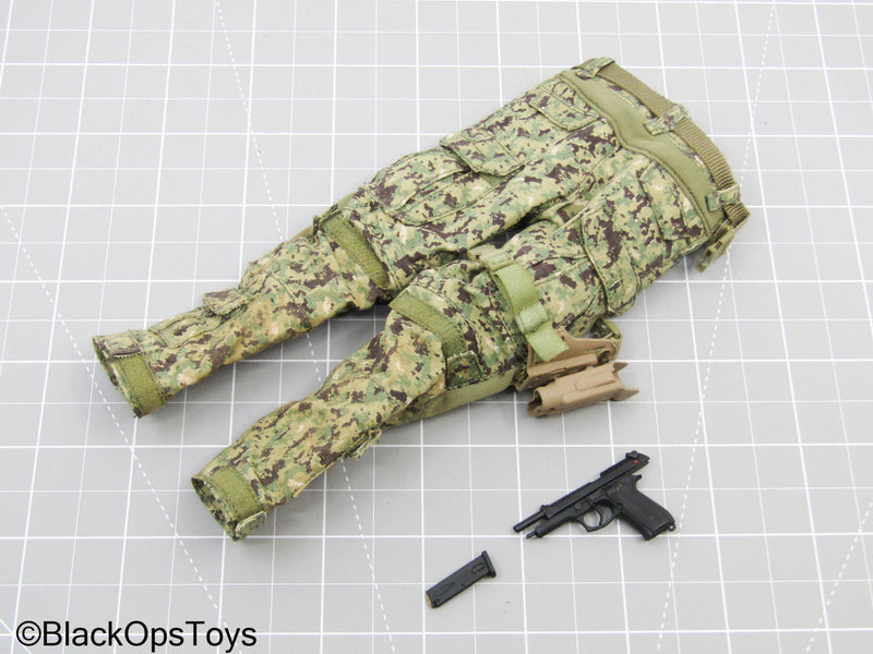 Load image into Gallery viewer, Bam 1/6 AOR2 Camo Pants w/Black Pistol &amp; Drop Leg Holster
