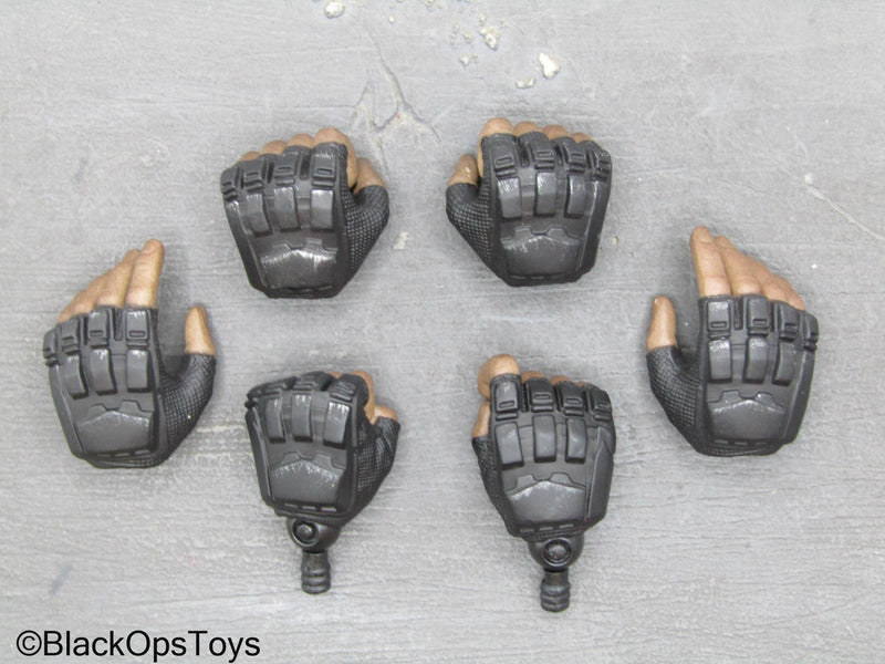 Load image into Gallery viewer, Star Wars Moff Gideon - AA Male Fingerless Gloved Hand Set

