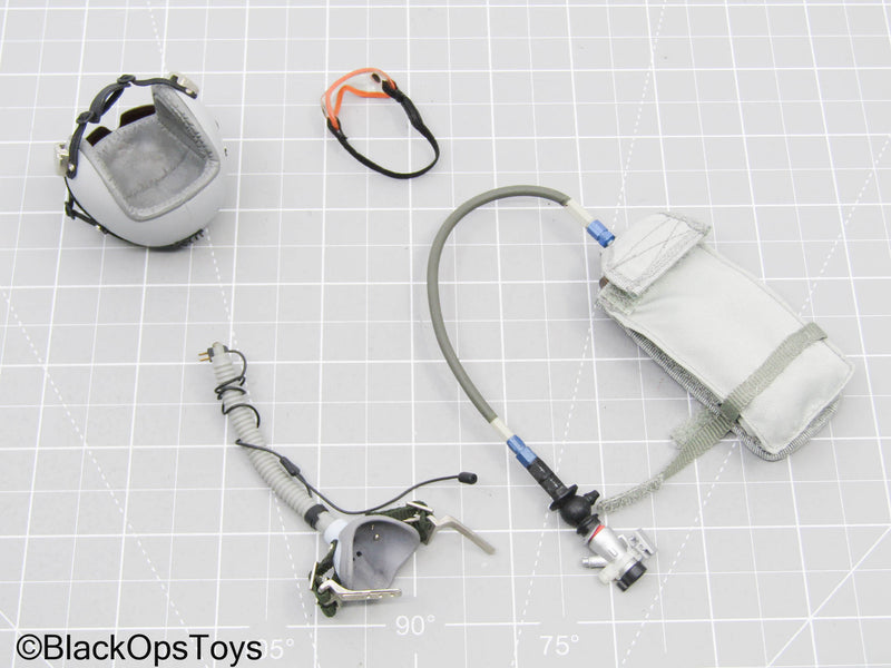 Load image into Gallery viewer, Aviator Grey Helmet w/Oxygen Tank &amp; Mask (Hot Toys)
