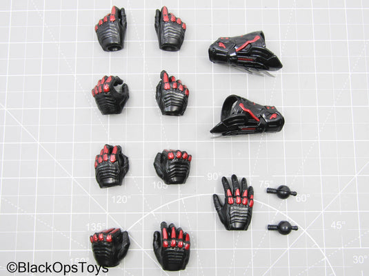 Batman Arkham Knight - Futura Knight - Gauntlets w/Gloved Hands