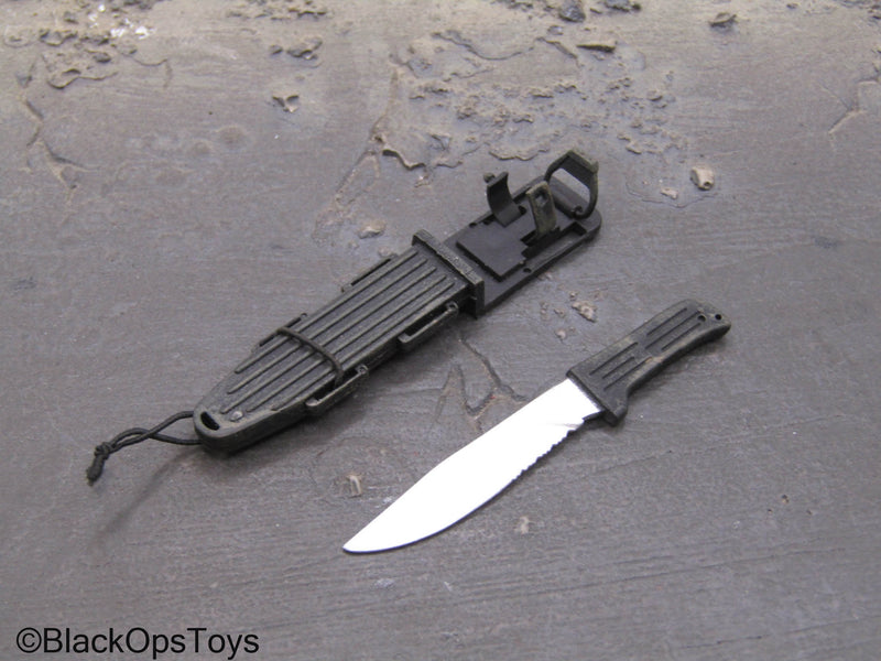 Load image into Gallery viewer, Hot Toys - Knife w/Sheath
