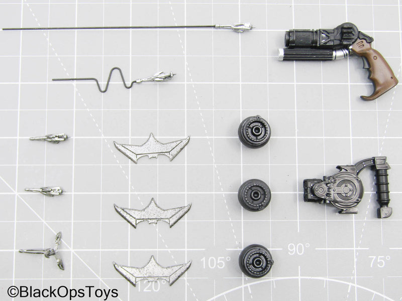Load image into Gallery viewer, Batman Tactical Batsuit - Grapple Guns w/Weapon Gear Set
