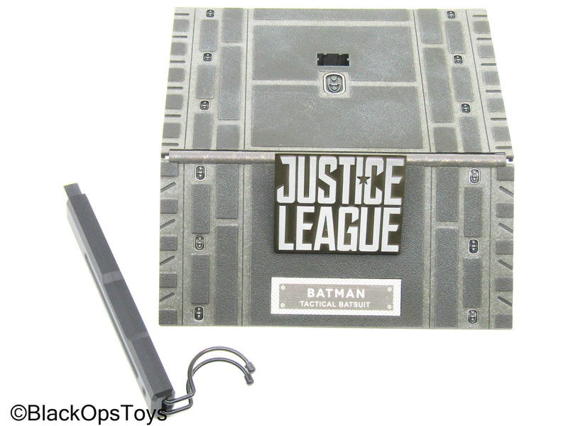 Load image into Gallery viewer, Batman Tactical Batsuit - Figure Stand
