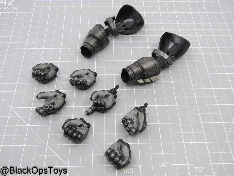 Load image into Gallery viewer, Armored Batman - Armored Hand Set w/Armored Gauntlets
