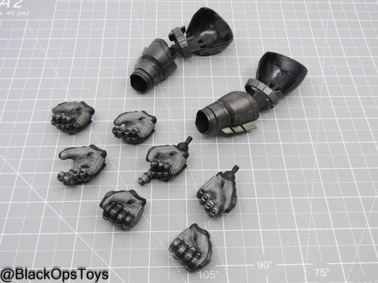 Armored Batman - Armored Hand Set w/Armored Gauntlets