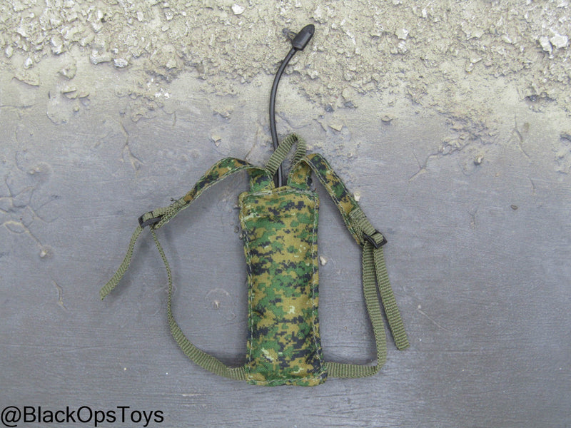 Load image into Gallery viewer, MARPAT Camo Hydration Pouch
