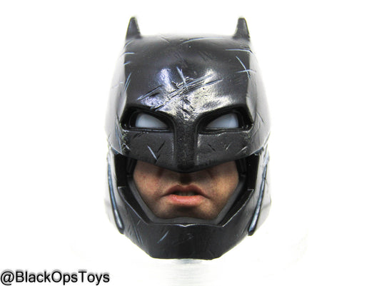 Armored Batman BC Ver. - Light Up Helmeted Headsculpt