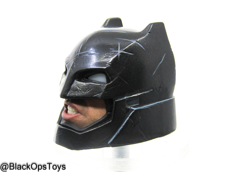 Load image into Gallery viewer, Armored Batman BC Ver. - Light Up Helmeted Headsculpt
