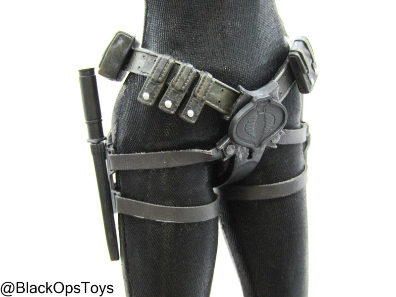 Load image into Gallery viewer, GI JOE - Baroness - Combat Harness w/UZI SMG &amp; Knife
