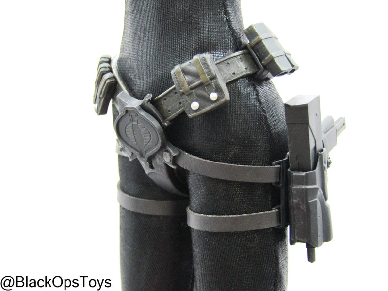 Load image into Gallery viewer, GI JOE - Baroness - Combat Harness w/UZI SMG &amp; Knife
