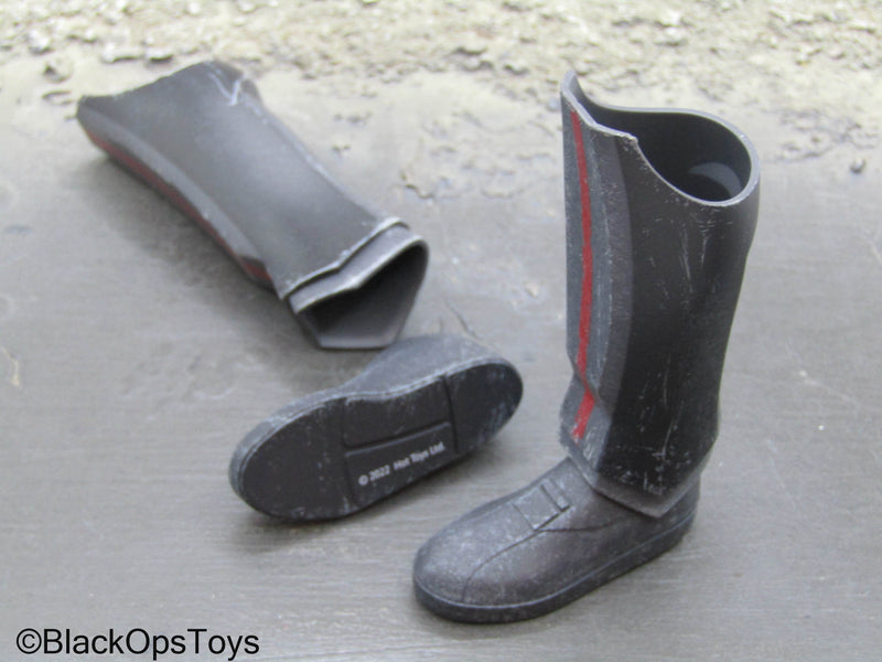 Load image into Gallery viewer, Star Wars TBB Hunter - Grey &amp; Red 2-Part Boots (Peg Type)
