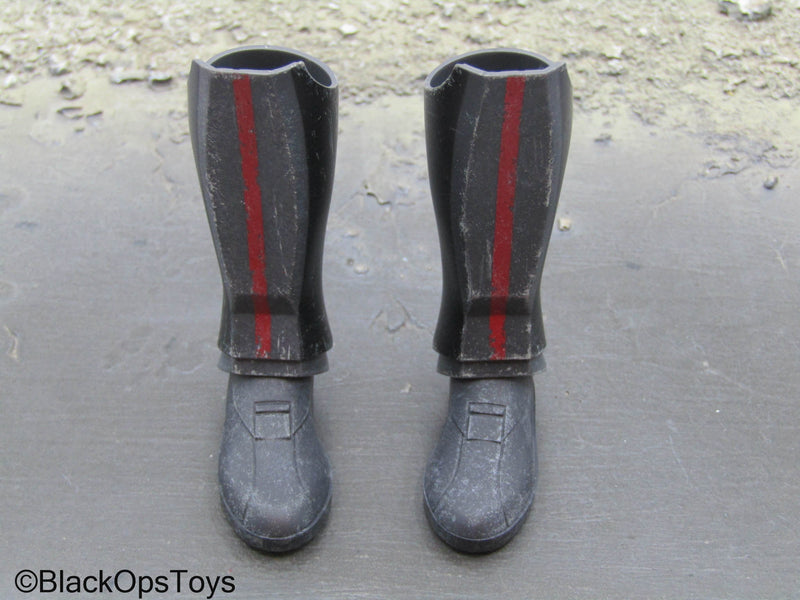 Load image into Gallery viewer, Star Wars TBB Hunter - Grey &amp; Red 2-Part Boots (Peg Type)
