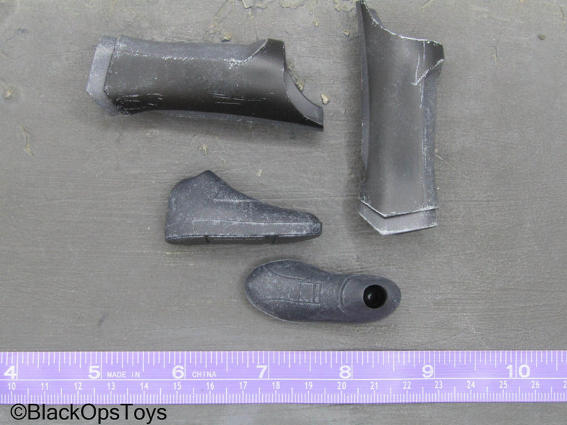 Load image into Gallery viewer, Star Wars TBB Hunter - Grey &amp; Red 2-Part Boots (Peg Type)
