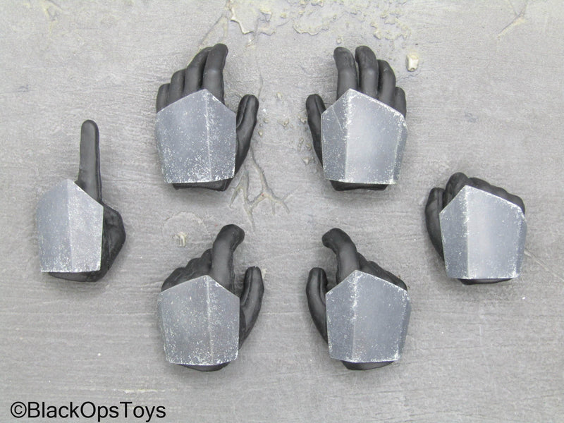 Load image into Gallery viewer, Star Wars TBB Hunter - Grey Armored Gloved Hand Set
