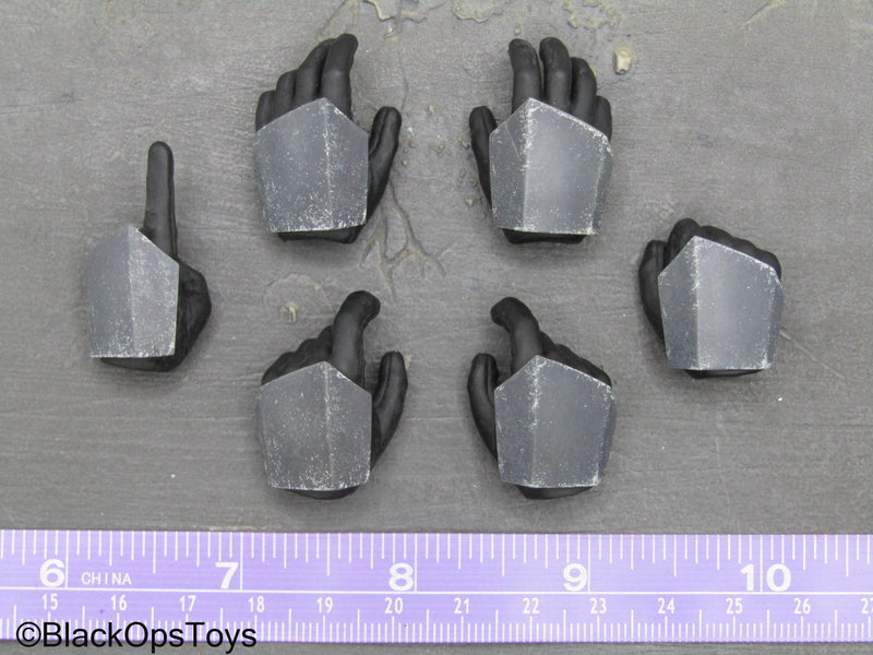 Load image into Gallery viewer, Star Wars TBB Hunter - Grey Armored Gloved Hand Set

