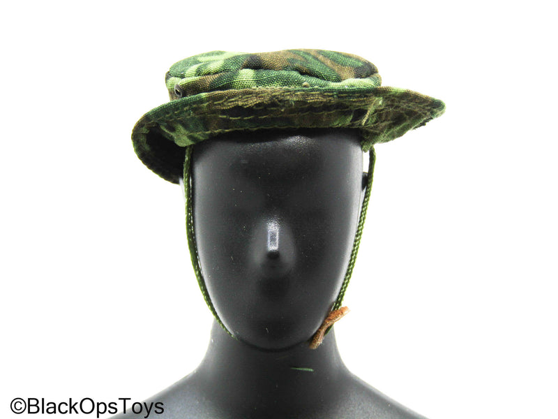 Load image into Gallery viewer, Vietnam 1970 - USMC - Woodland Camo Hat
