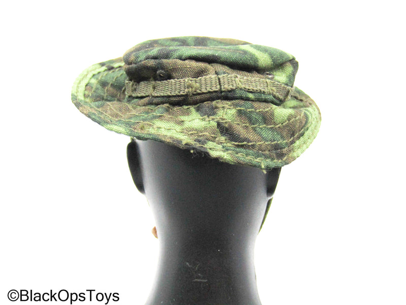 Load image into Gallery viewer, Vietnam 1970 - USMC - Woodland Camo Hat
