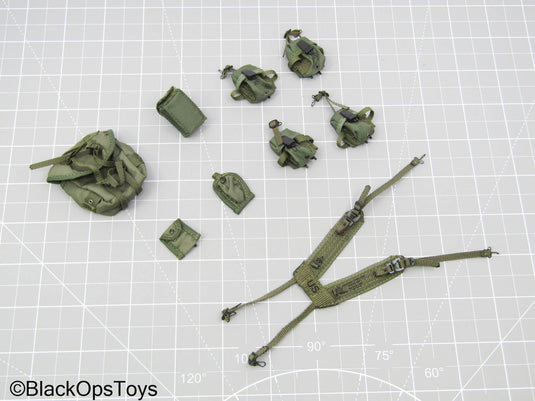 Vietnam 1970 - USMC - OD Green Pouch Set w/Suspenders