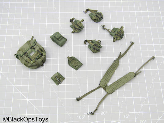 Vietnam 1970 - USMC - OD Green Pouch Set w/Suspenders