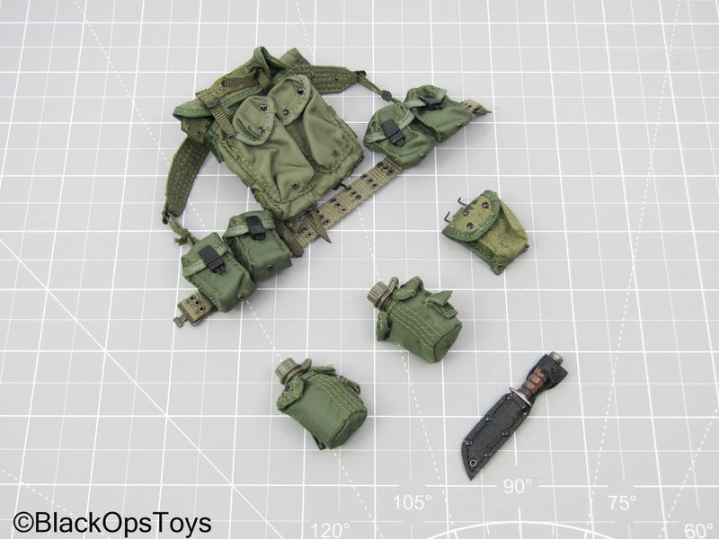 Load image into Gallery viewer, Vietnam 1970 - USMC - OD Green Combat Field Pack Tactical Rig w/Utility Knife &amp; Black Sheath
