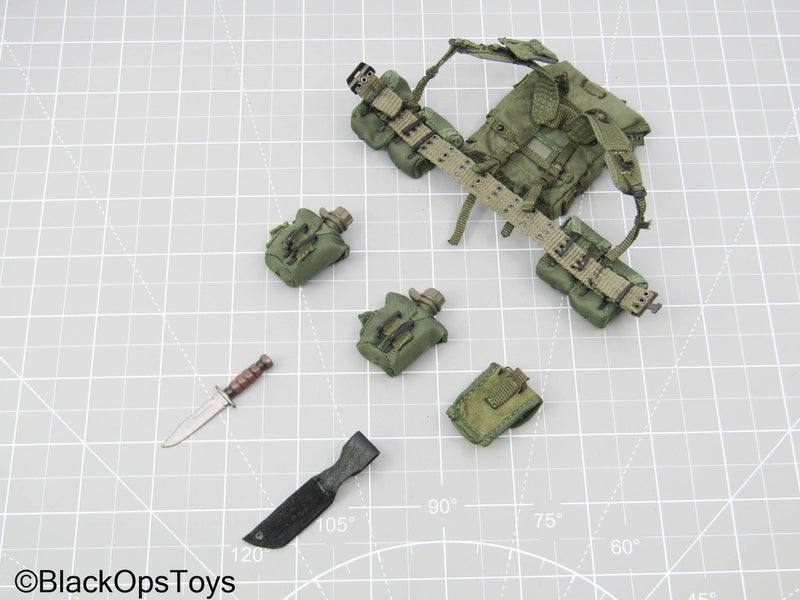 Load image into Gallery viewer, Vietnam 1970 - USMC - OD Green Combat Field Pack Tactical Rig w/Utility Knife &amp; Black Sheath
