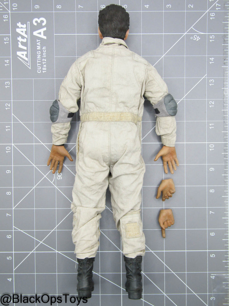Load image into Gallery viewer, Ghostbusters - Egon Spengler - Male Dressed Body w/Headsculpt
