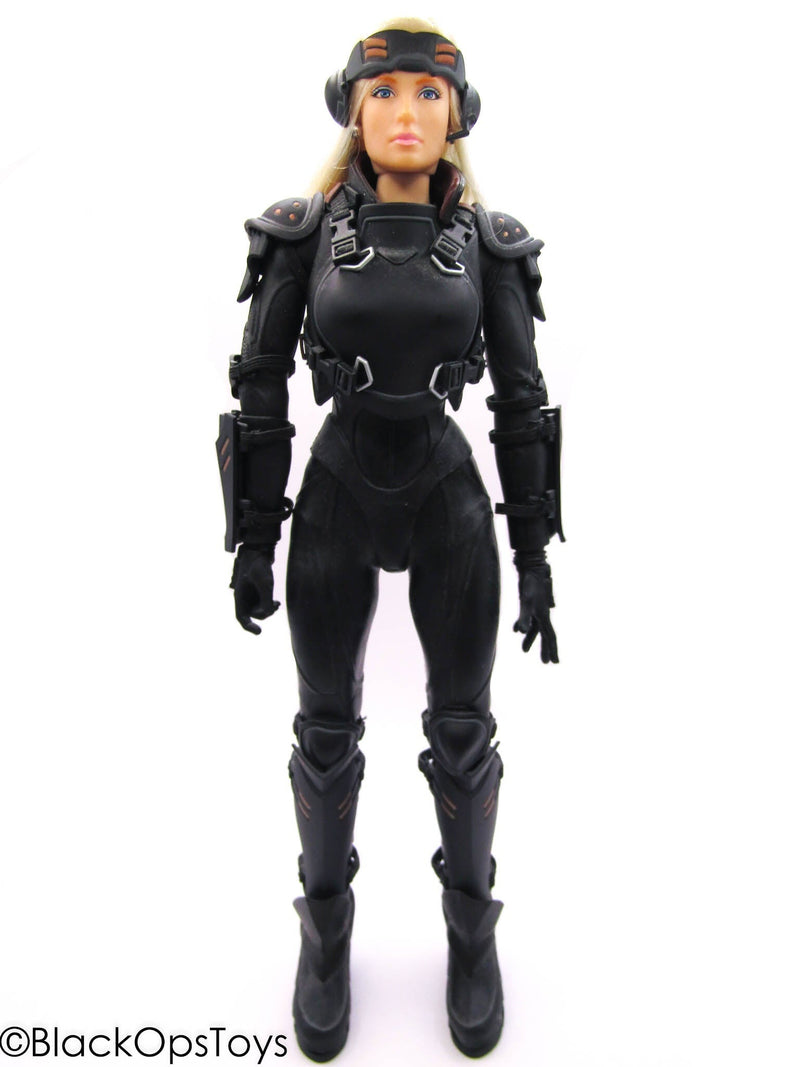 Load image into Gallery viewer, Appleseed - Female Dressed Body Set w/Blonde Head Sculpt
