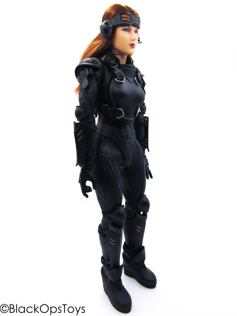 Load image into Gallery viewer, Appleseed - Female Dressed Body Set w/Brunette Head Sculpt
