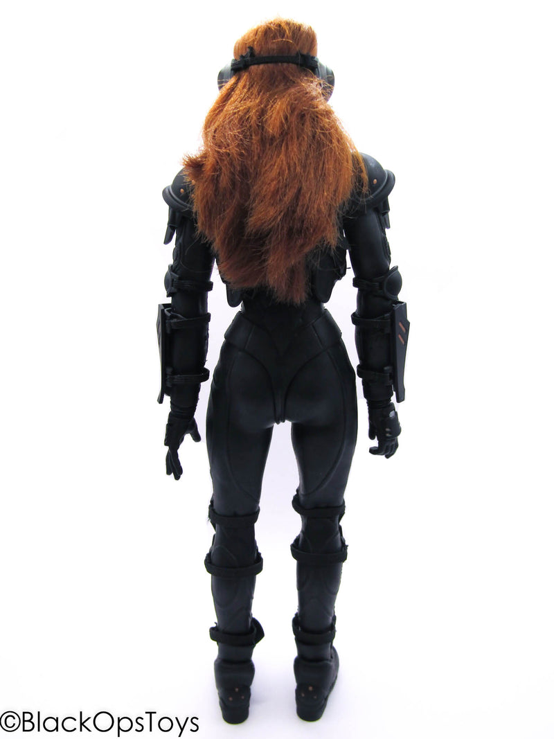 Load image into Gallery viewer, Appleseed - Female Dressed Body Set w/Brunette Head Sculpt
