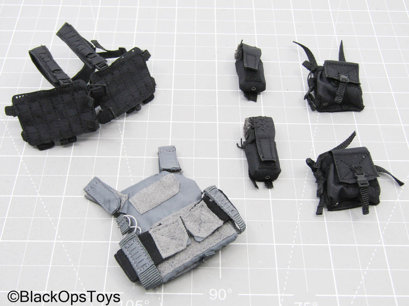 Load image into Gallery viewer, Grey Trident Logo Slick Plate Carrier w/Chest Rig &amp; Pouch Set
