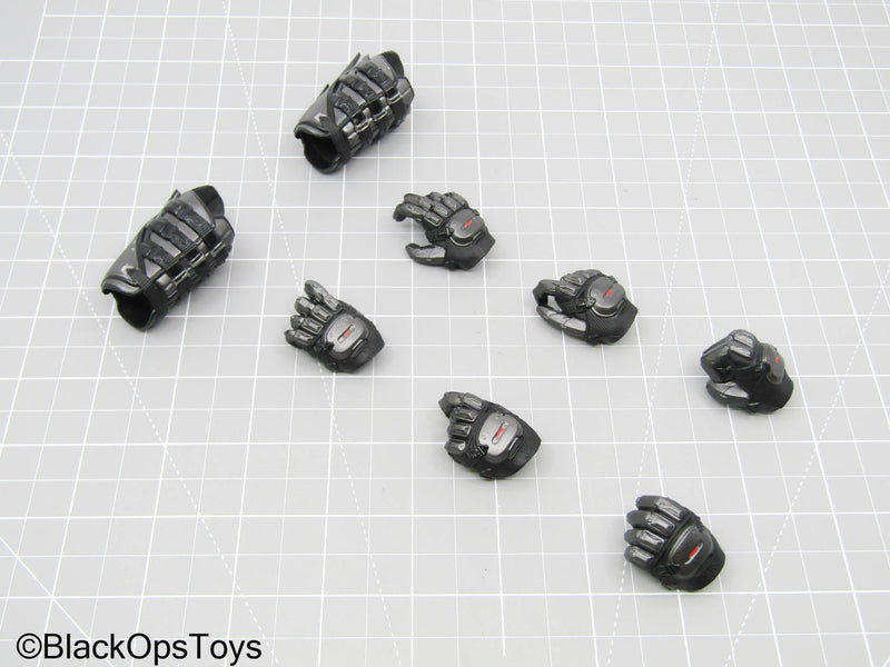 Load image into Gallery viewer, Batman Beyond - Black Gauntlets w/3 Sets Of Hands (Hot Toys)
