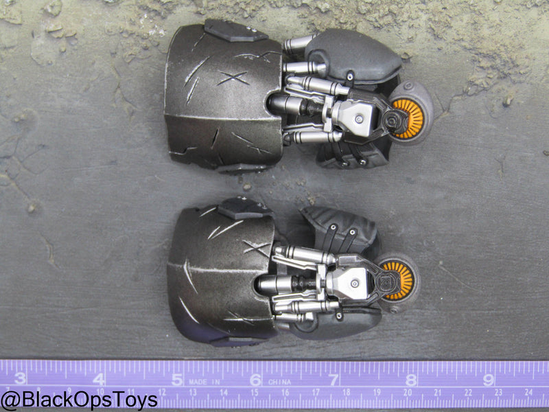 Load image into Gallery viewer, Batman Arkham Origins - Shoulder Armor
