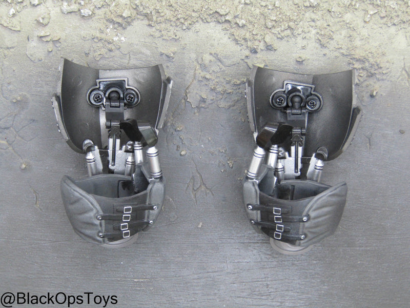 Load image into Gallery viewer, Batman Arkham Origins - Shoulder Armor
