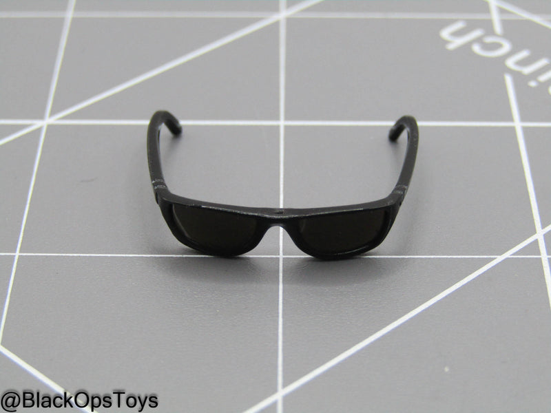 Load image into Gallery viewer, Terminator 2 Judgment Day - Black Sunglasses
