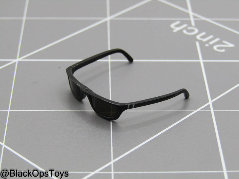 Load image into Gallery viewer, Terminator 2 Judgment Day - Black Sunglasses
