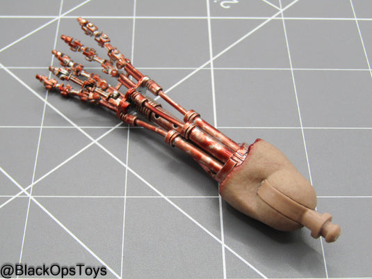 Terminator 2 Judgment Day - Endoskeleton Revealing Left Arm
