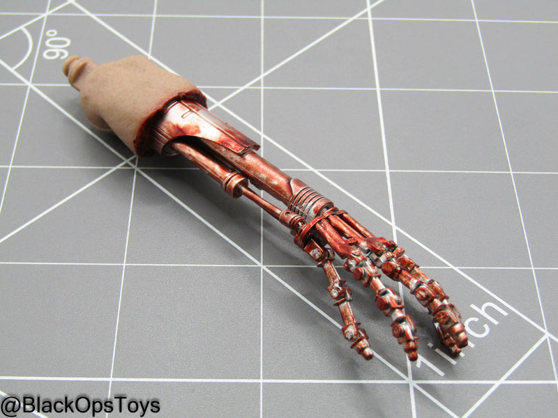 Load image into Gallery viewer, Terminator 2 Judgment Day - Endoskeleton Revealing Left Arm
